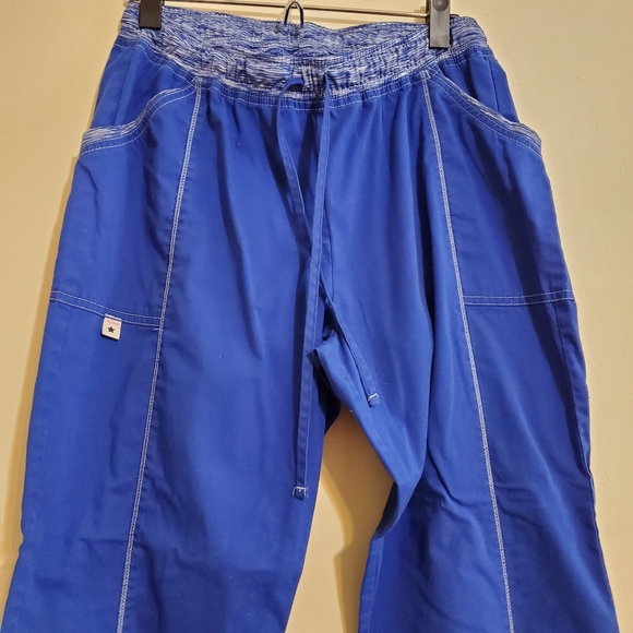Women's royal blue scrub set size M - Picture 12 of 16
